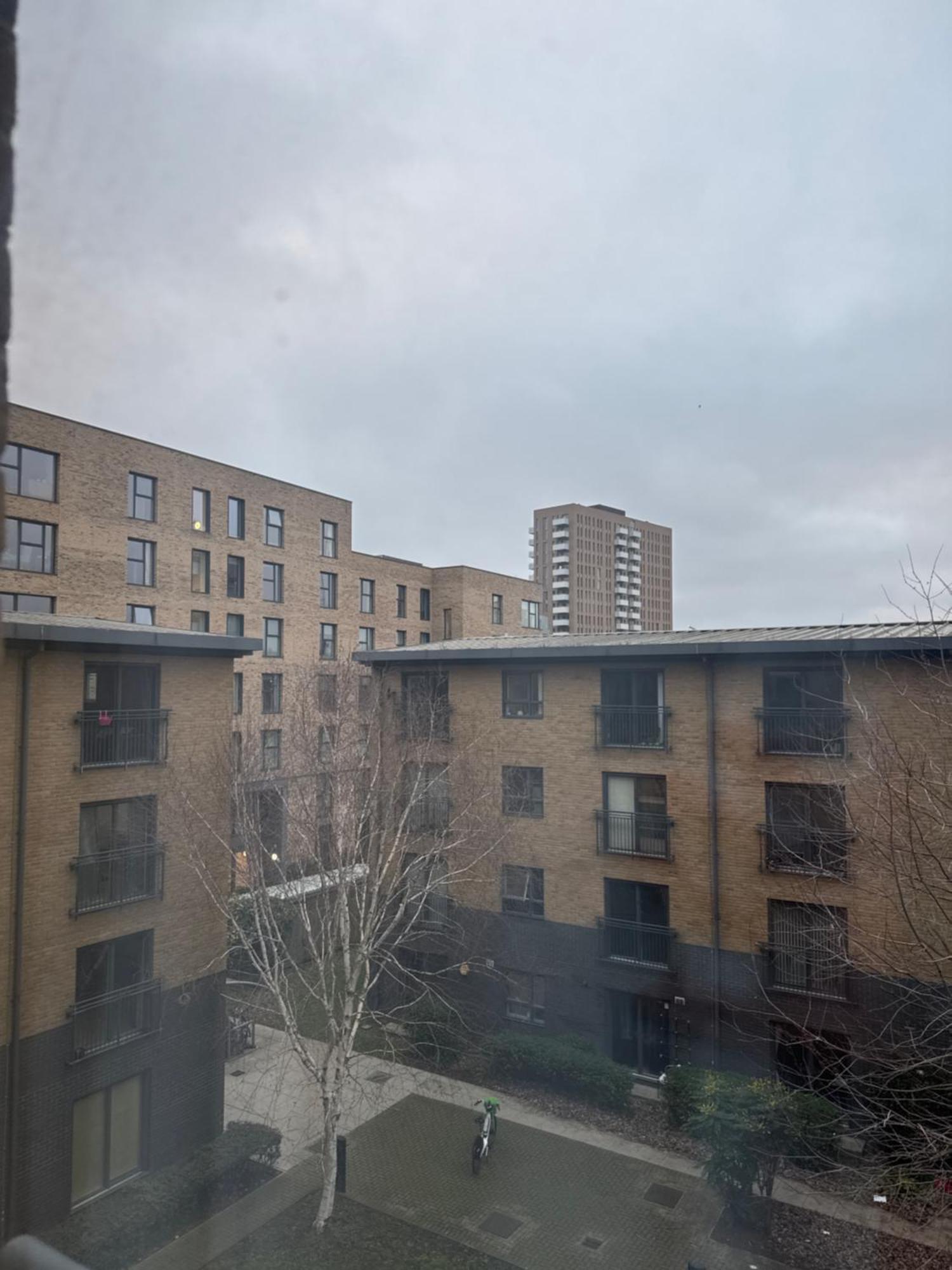 1- Bed Flat With Easy Access To Bow Station * Londra