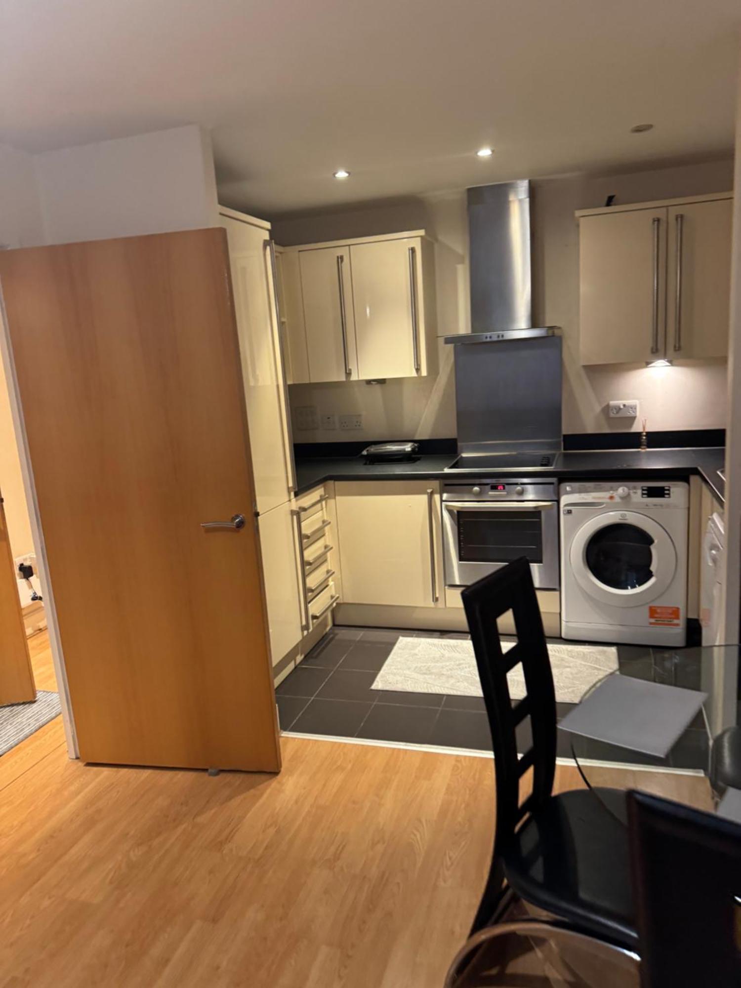1- Bed Flat With Easy Access To Bow Station * Londra